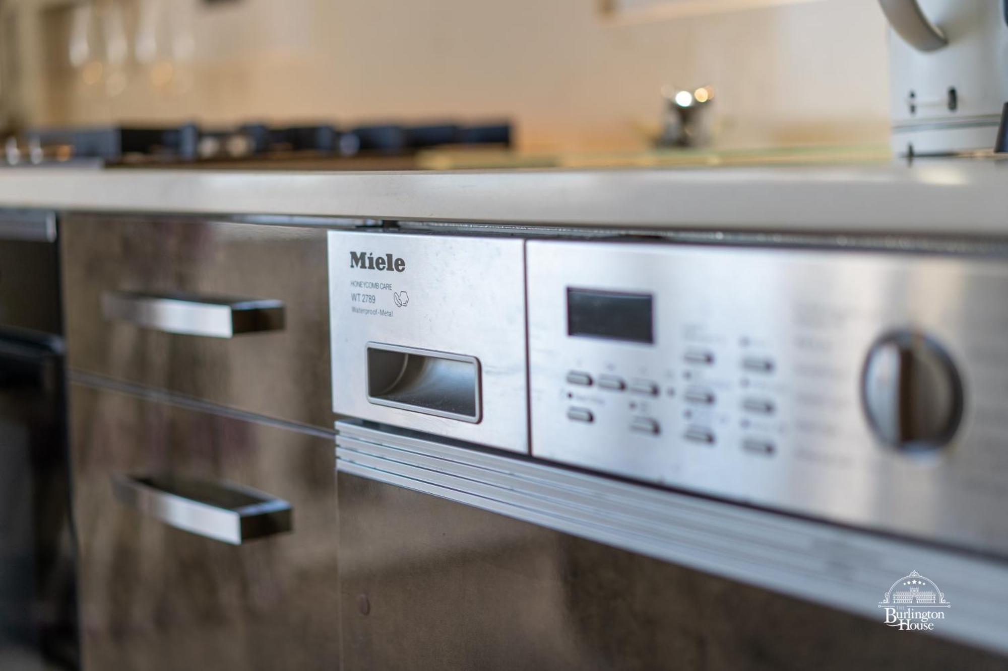 オックスフォード Burlington House Boutique Bed & Breakfast エクステリア 写真 Miele dishwasher